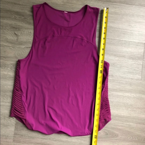 Lululemon Muscle tank - Picture 3 of 6